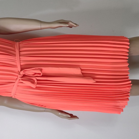 Banana Republic size 8 Neon orange accordion style sleeveless midi dress - Picture 4 of 12